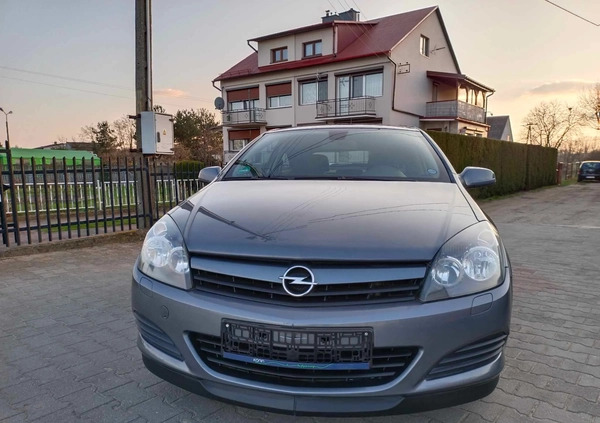 Opel Astra cena 9900 przebieg: 220000, rok produkcji 2005 z Konin małe 154